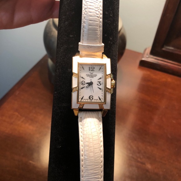 💎AquaSwiss Diamond & Rose Gold AVL Leather Watch - Picture 3 of 8